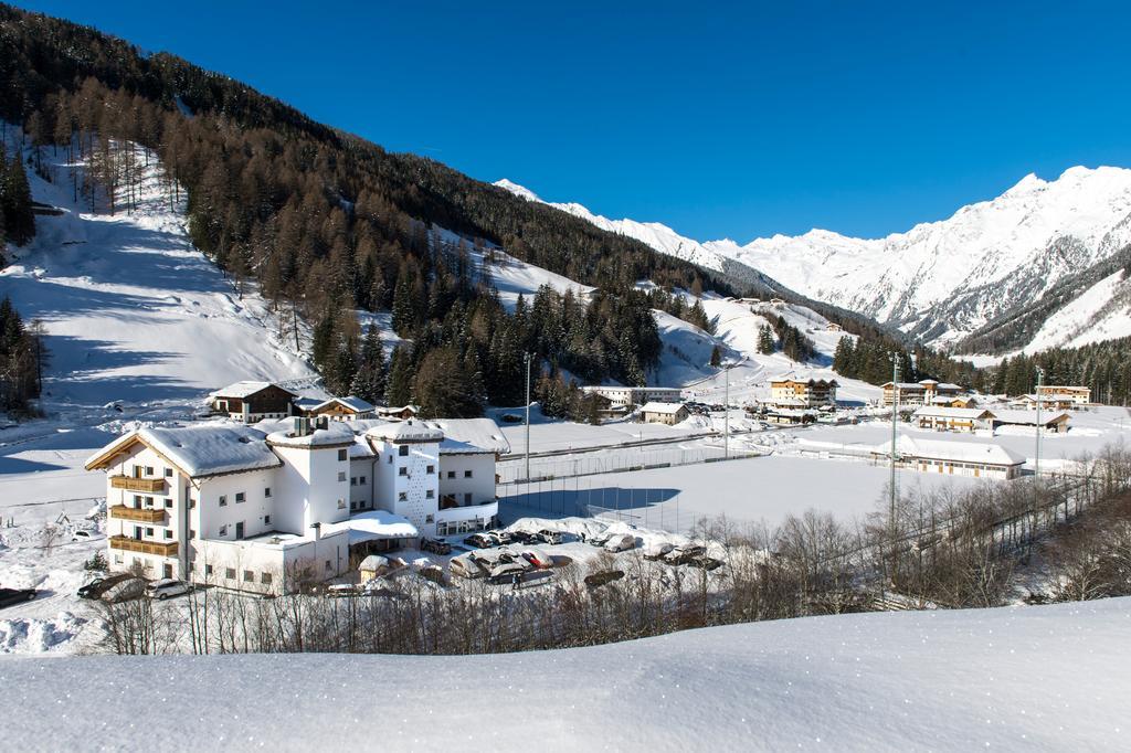 Hotel Alpin Colle Isarco Exterior foto